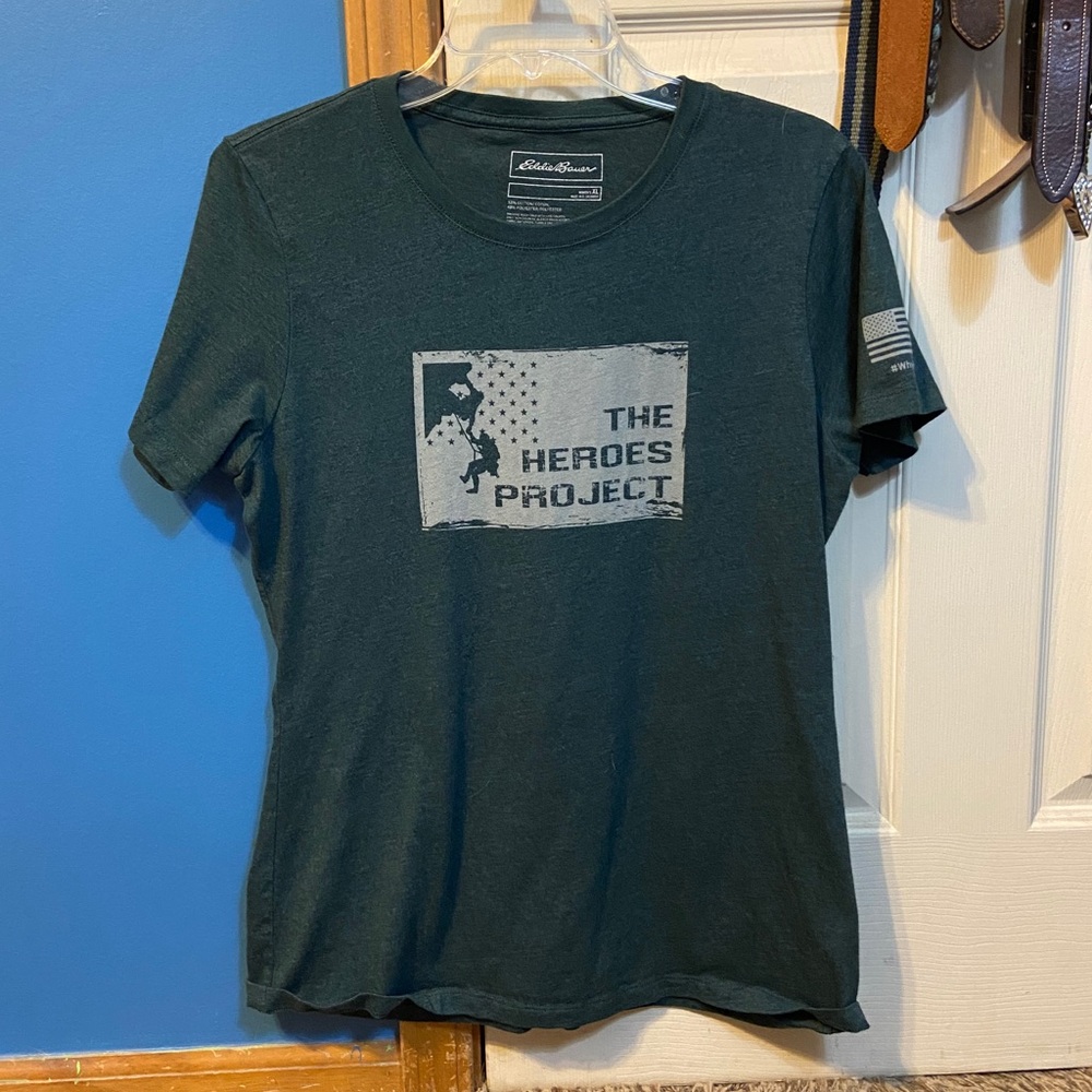 Women’s Eddie Bauer The heroes project T-shirt XL